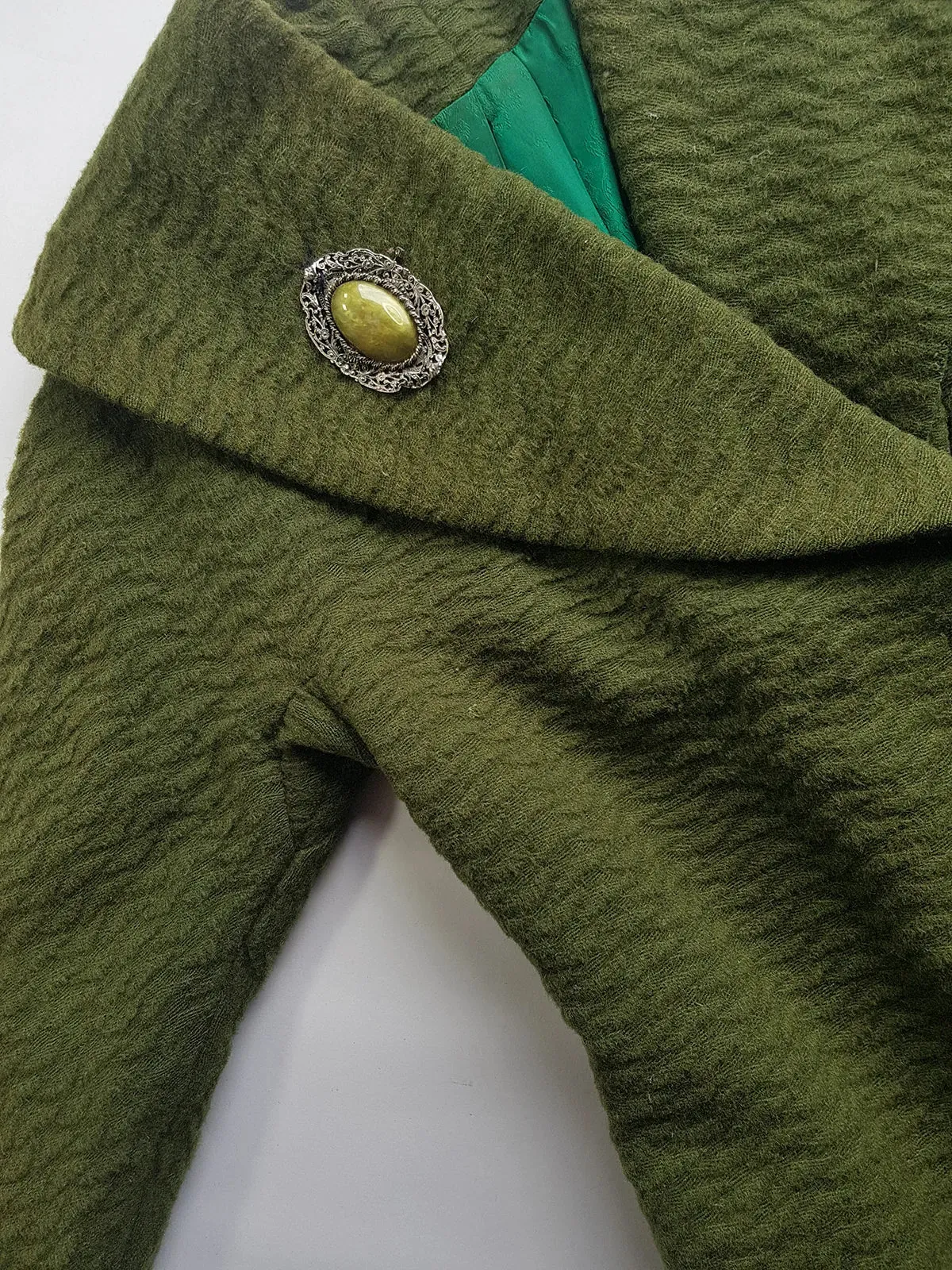 1950s Vintage Wool Hourglass Coat in Incredible Olive Green & Ornate Lapel Brooch - Knee Length - Immaculate Tailoring - Emerald Green Lining