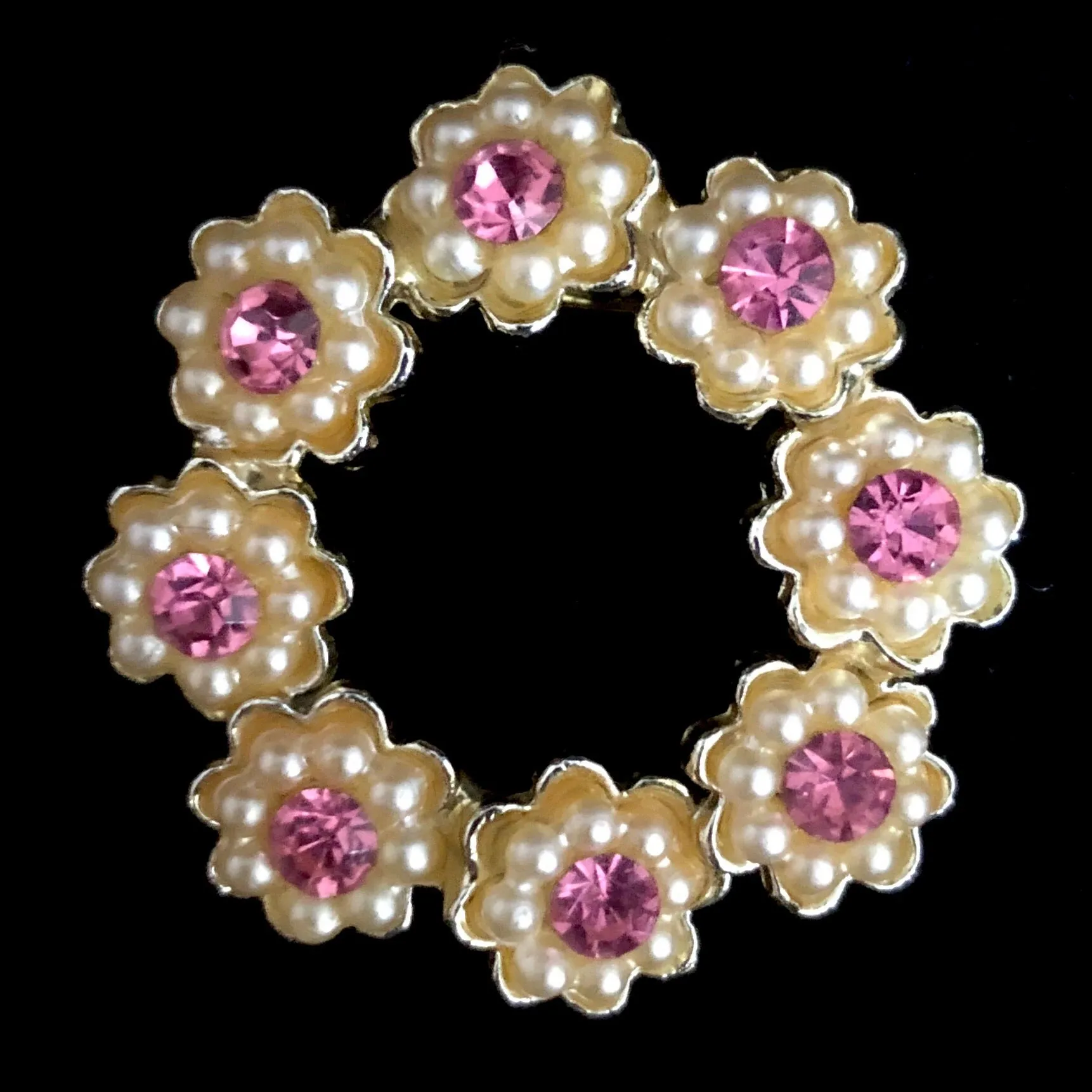 1960s Pink Rhinestone & Pearl Circle Pin