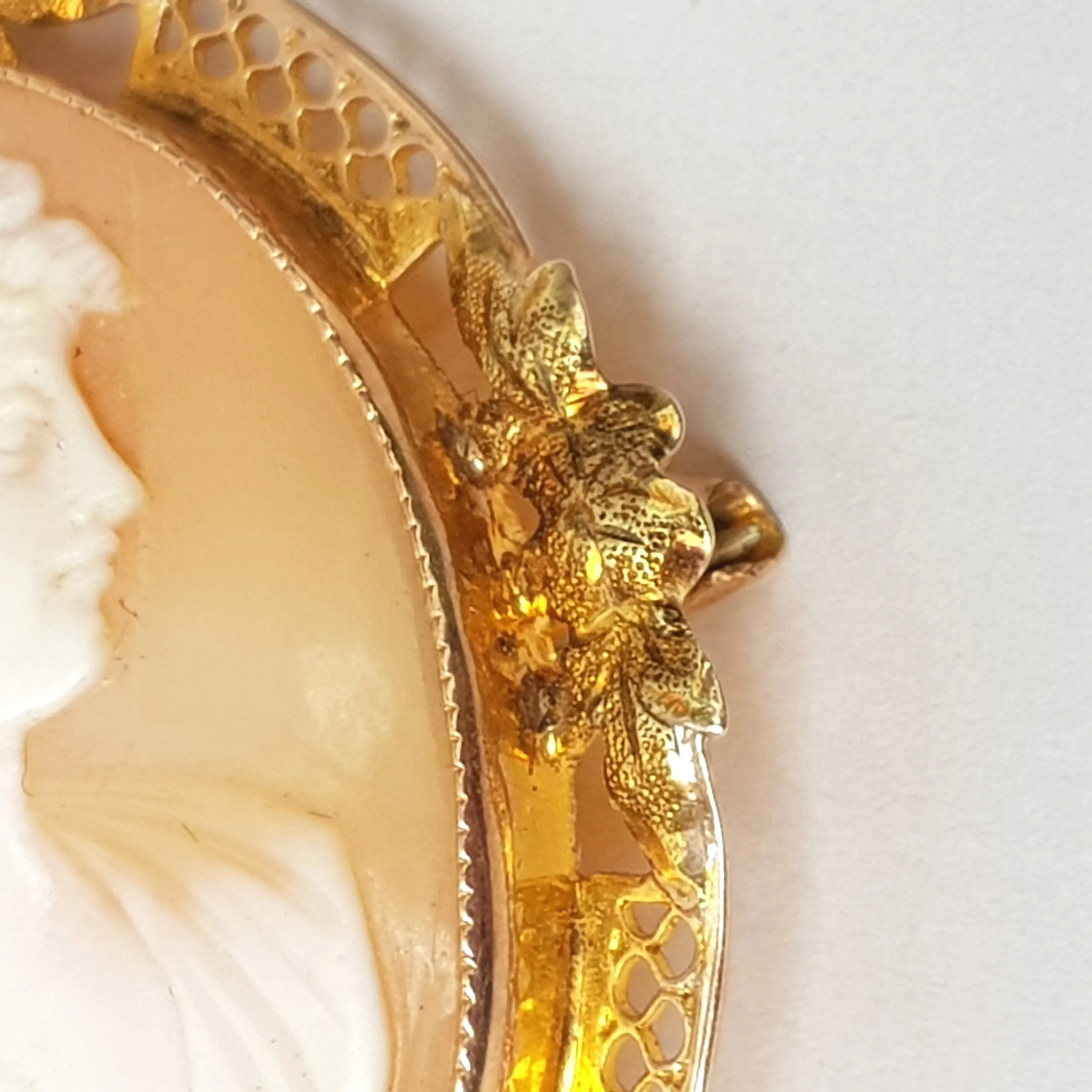 9k Gold Hand Carved Shell Cameo Brooch Pendant Nyx Goddess Of Night Antique Circa 1910