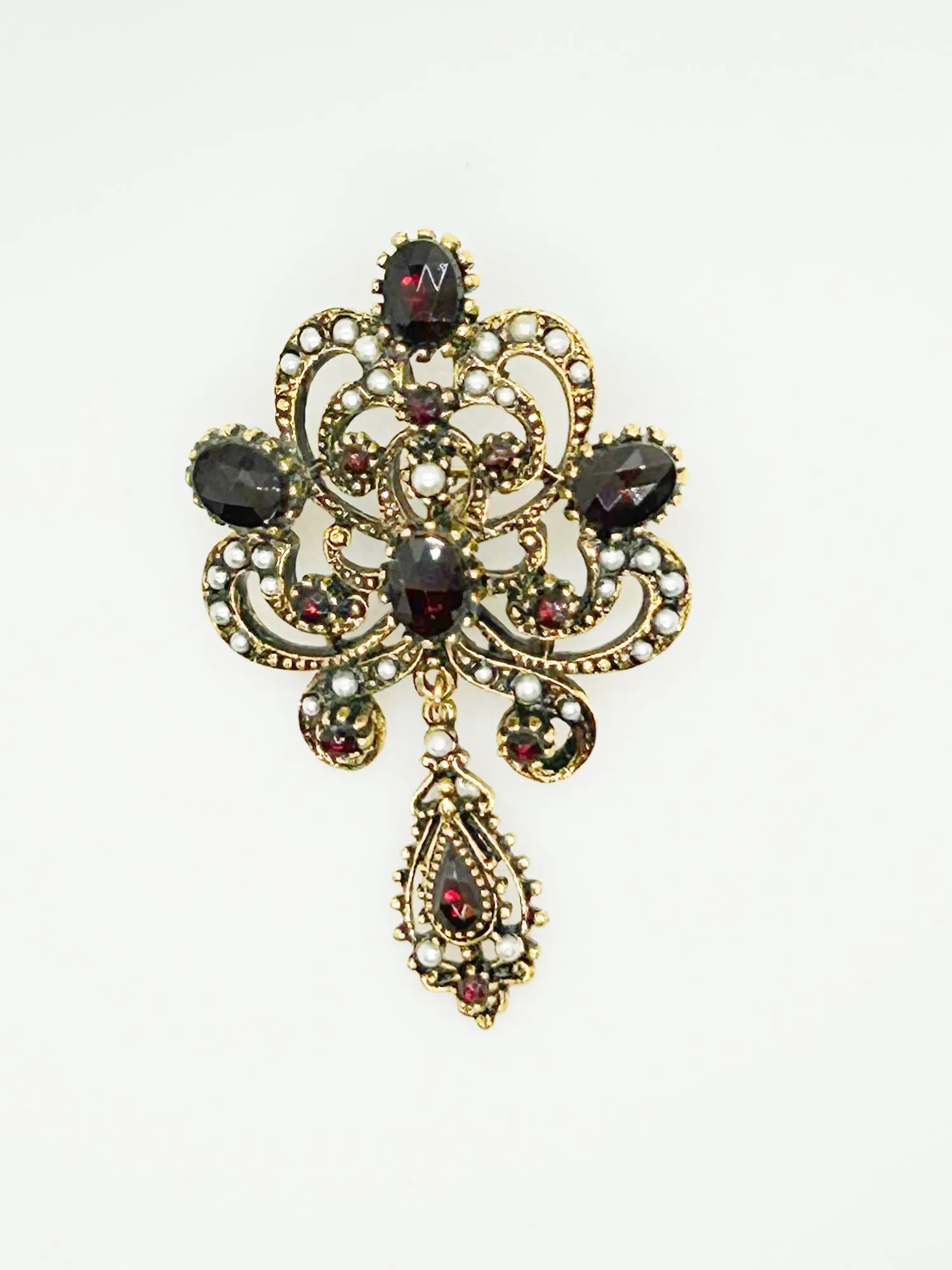 Absolutely Stunning Vintage Victorian Revival ART Brooch