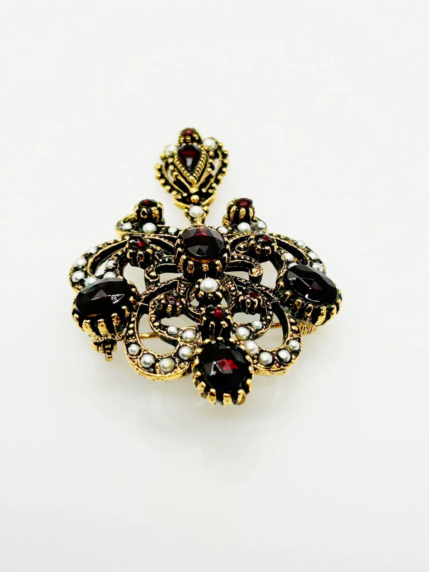 Absolutely Stunning Vintage Victorian Revival ART Brooch