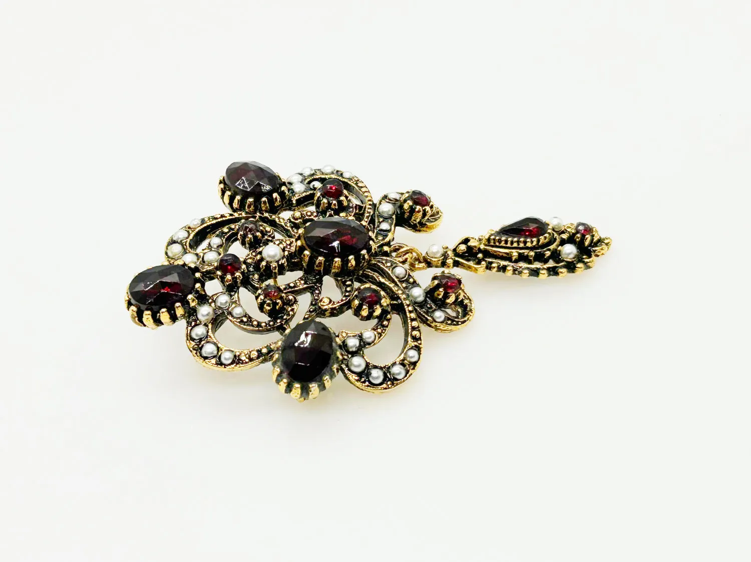 Absolutely Stunning Vintage Victorian Revival ART Brooch