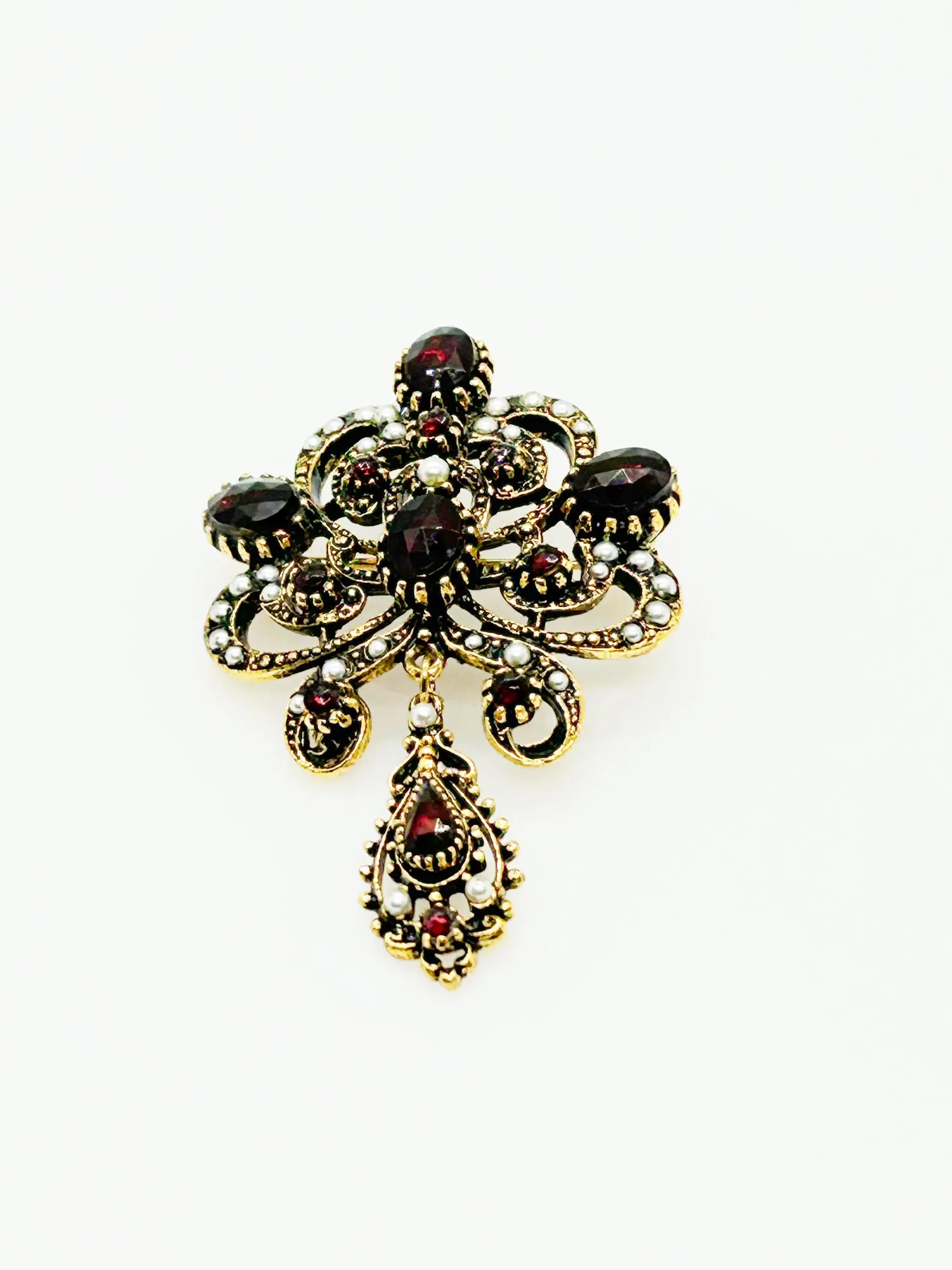 Absolutely Stunning Vintage Victorian Revival ART Brooch