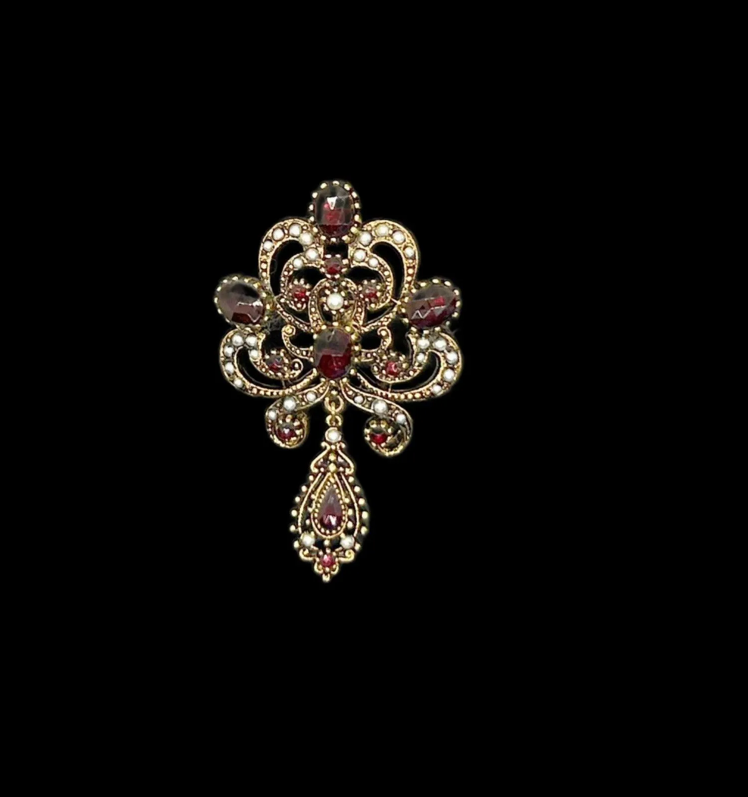 Absolutely Stunning Vintage Victorian Revival ART Brooch