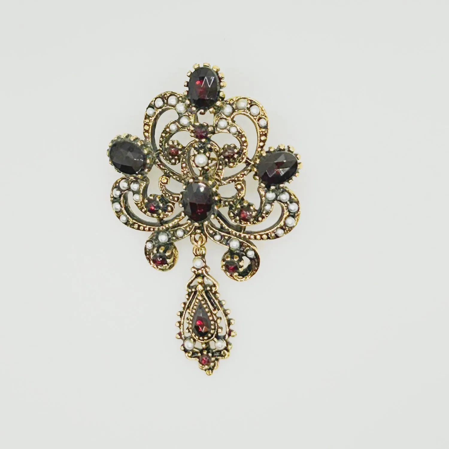 Absolutely Stunning Vintage Victorian Revival ART Brooch