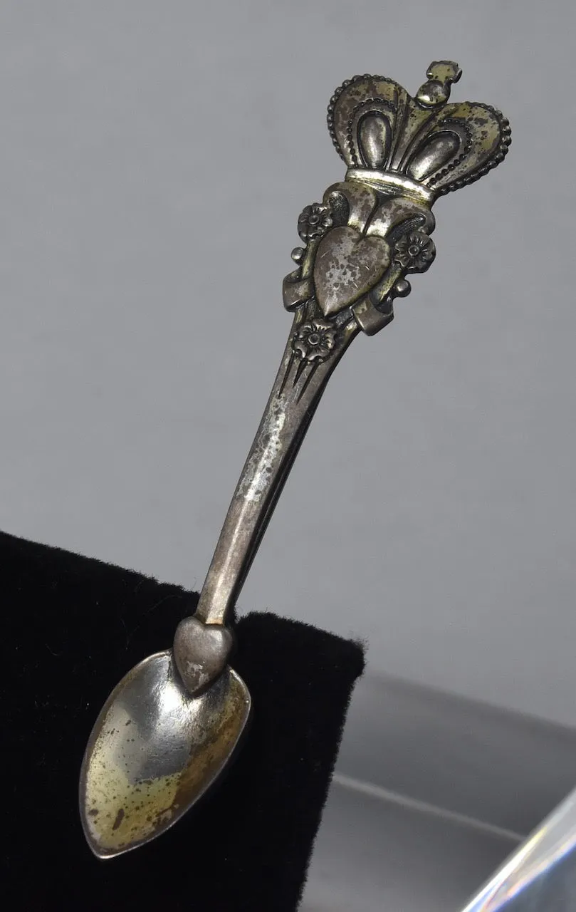 Coro - Sterling Silver Queen of Hearts Spoon Brooch