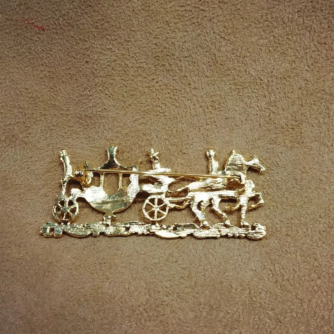 Gold coach and horses  Brooch