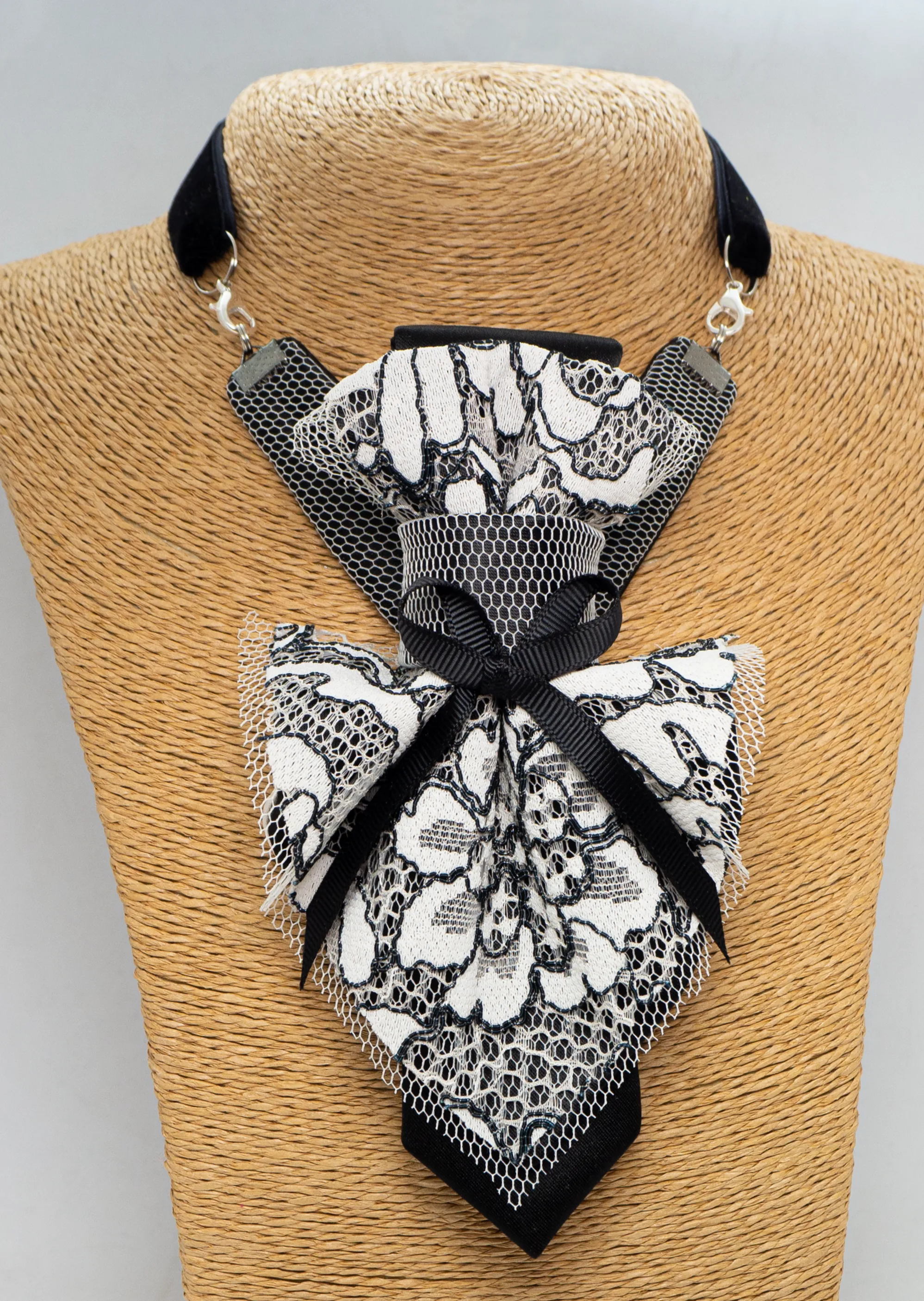 LADIES BOW TIE "PRINCESS NOSTALGIA"