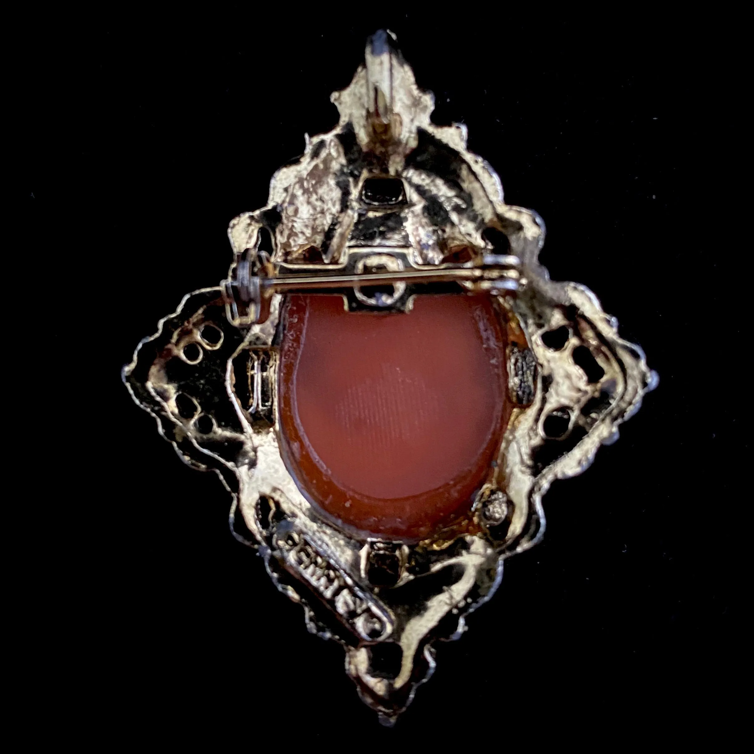 Late 70s/ Early 80s Gerry’s Cameo Brooch/Pendant