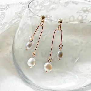 Ninaouity Grey Pearl Drop Earrings