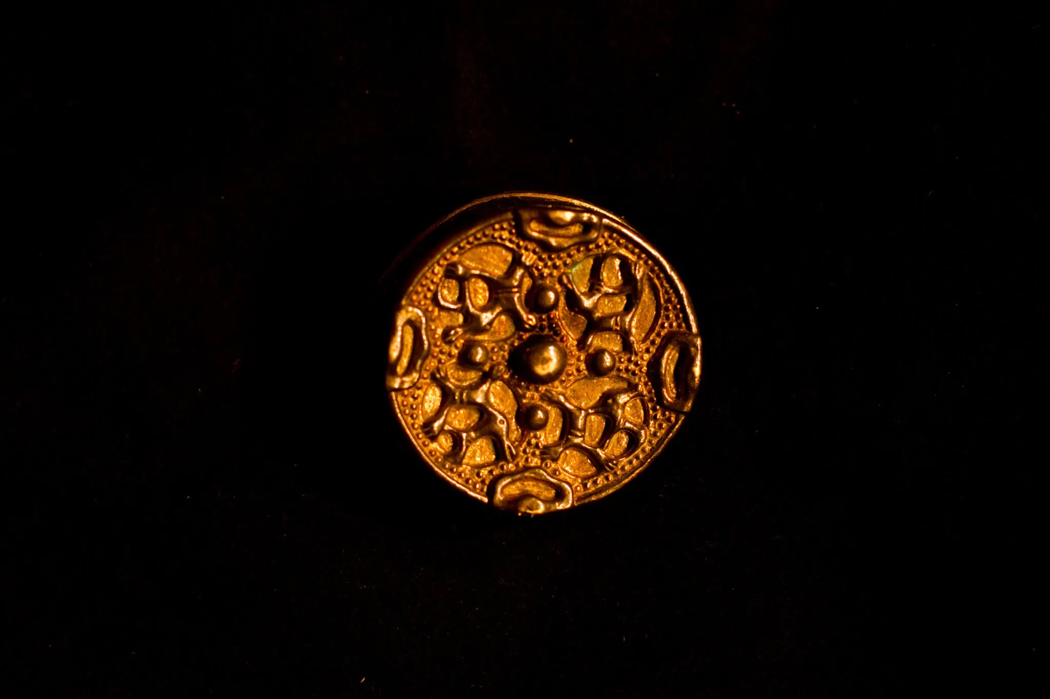 Round box brooch - VB26