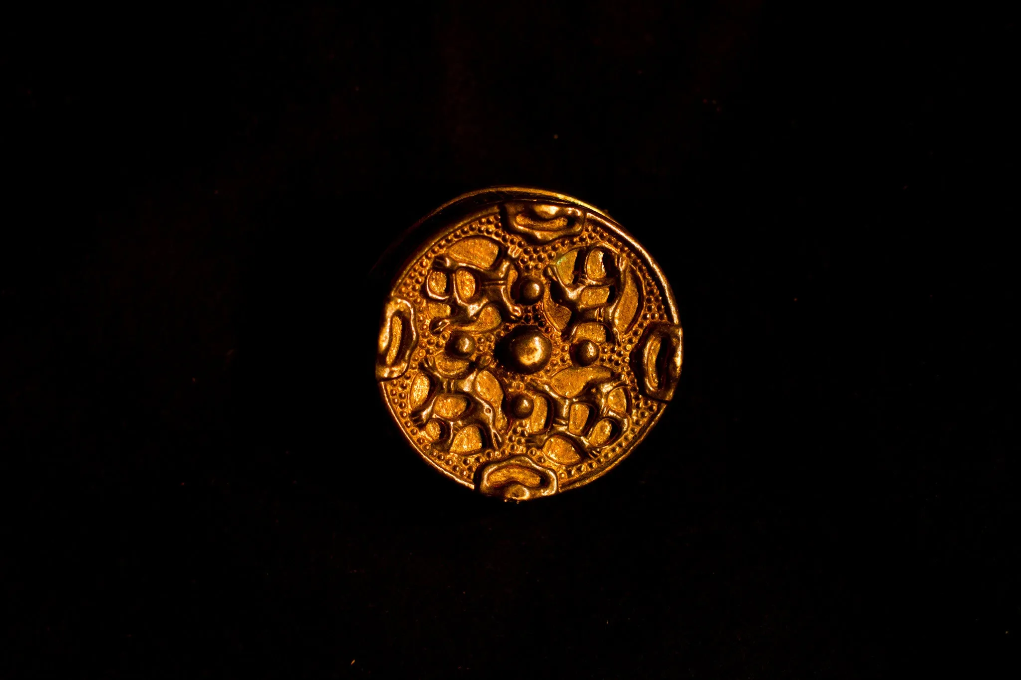 Round box brooch - VB26