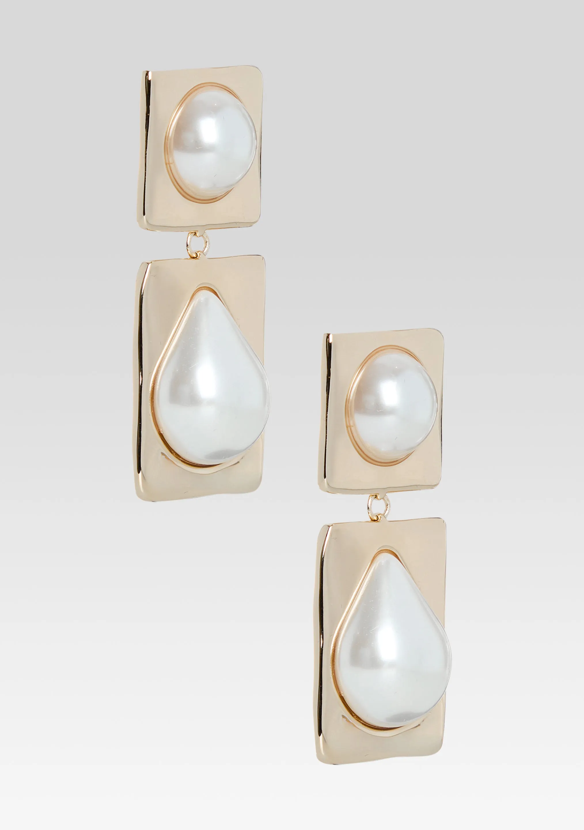 Savannah Pearl Drop Earrings