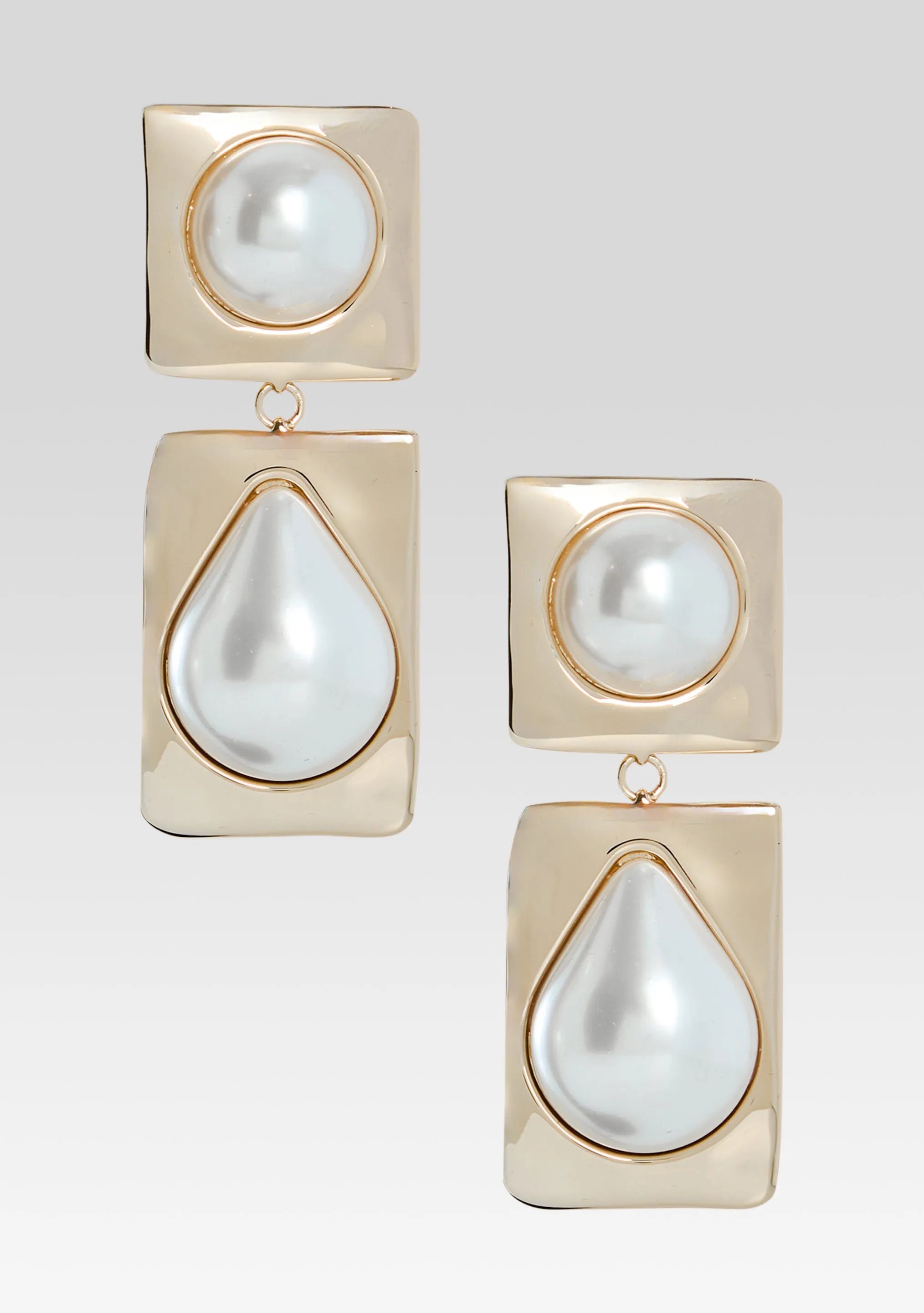 Savannah Pearl Drop Earrings