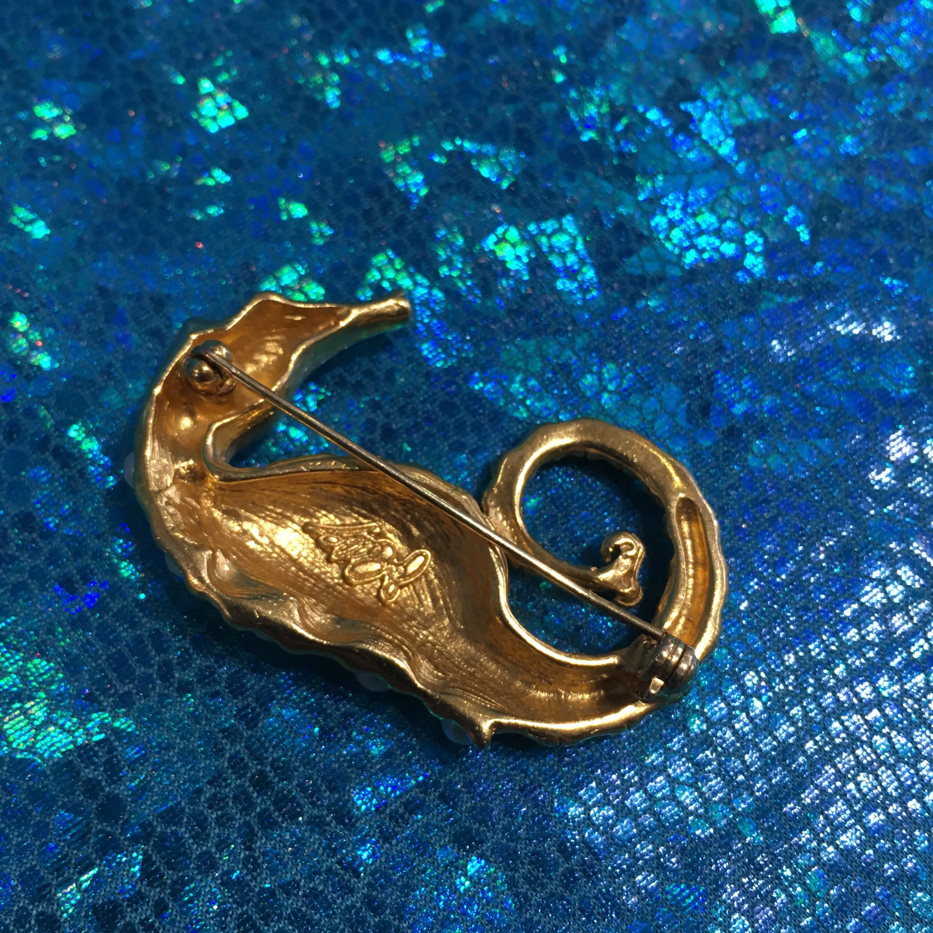 Seahorse gold Pearl Brooch