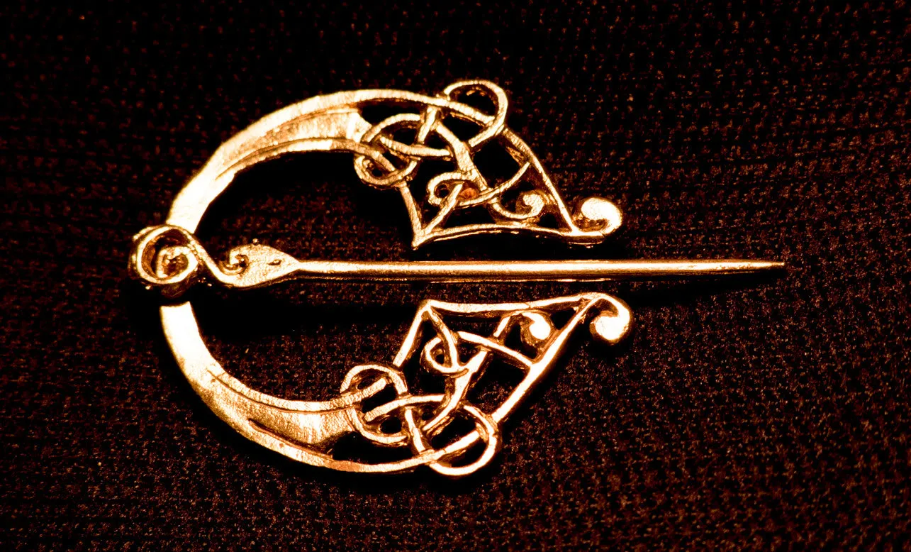 Small, Floral, Celtic Pennanular Brooch - R-06