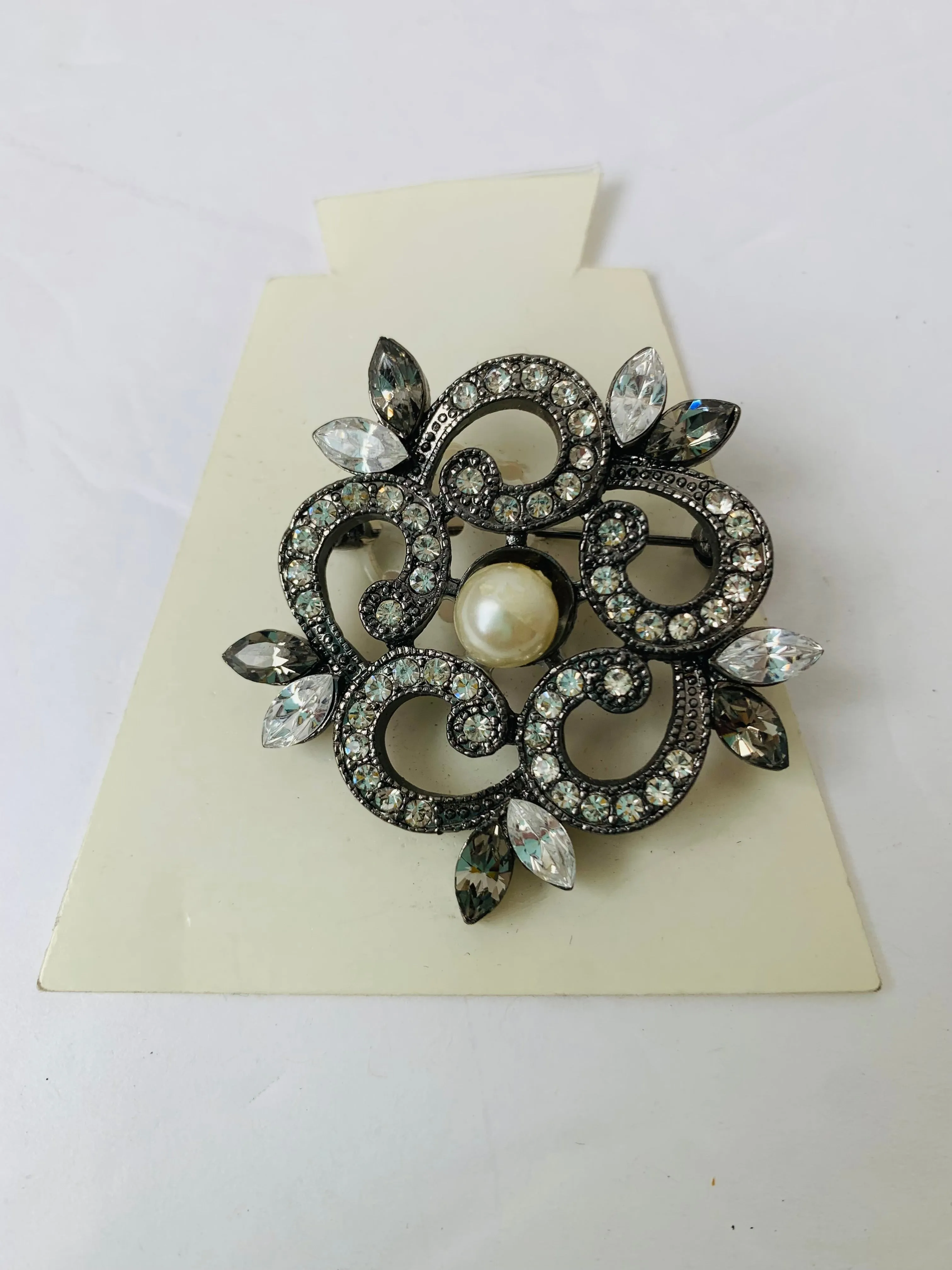 Vintage Pearl And Rhinestone Brooch Set In Pewter Tone