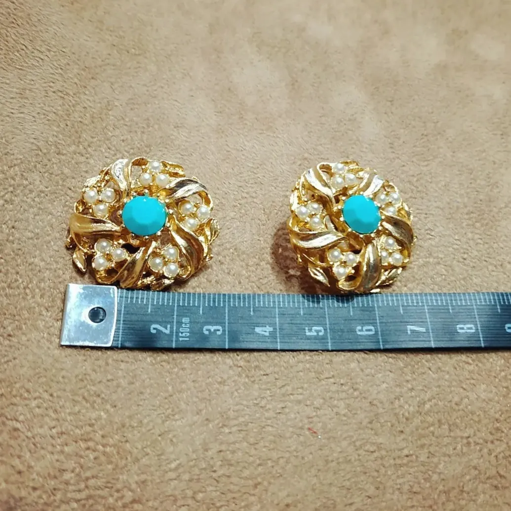 Vintage turquoise pearl floral swirly clip on earrings